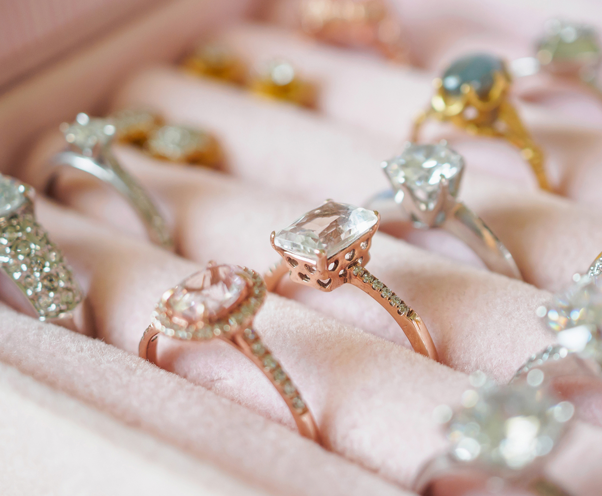 ジュエリー什器・ショーケースのレンタル・製造・販売